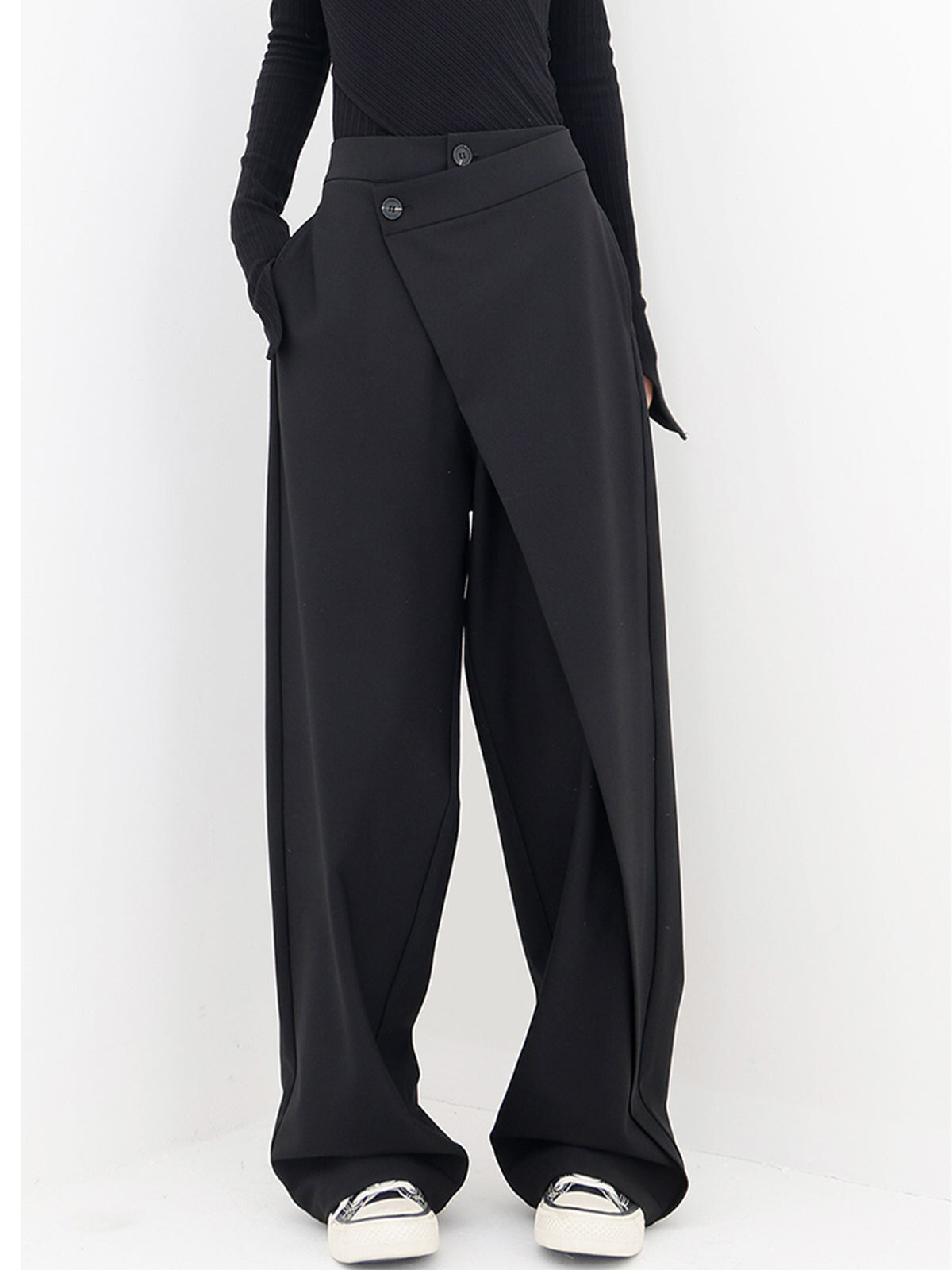 Valenzora | Asymmetrical wide-leg trousers