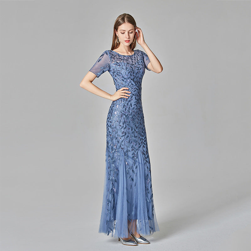 Valenzora | Elegant evening dress in gold