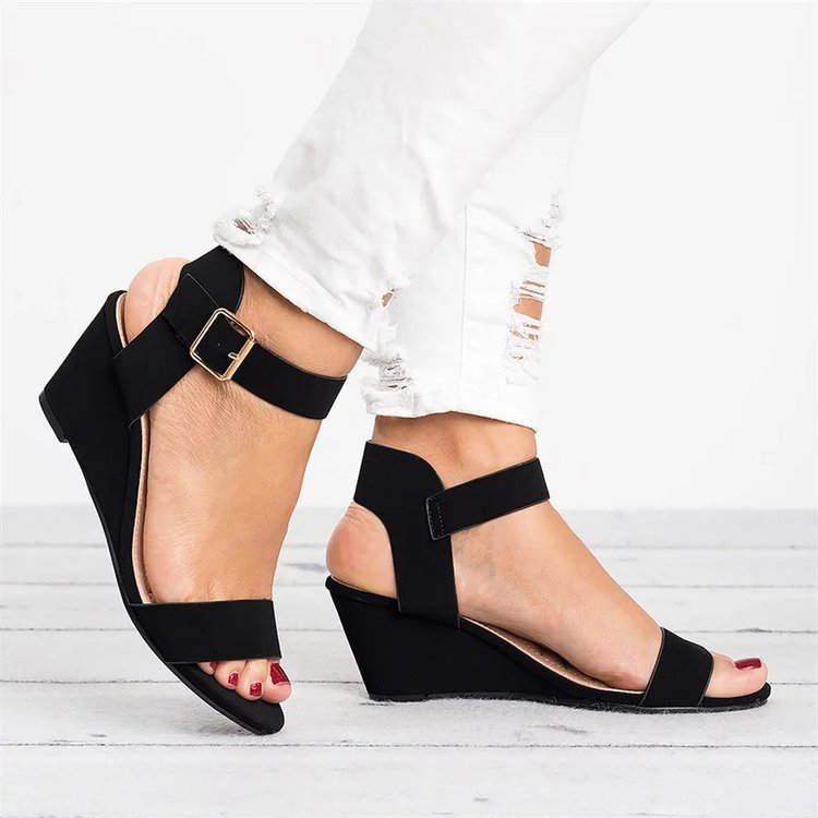 Women's wedge sandals with elegant strap design and comfortable footbed, size Valenzora