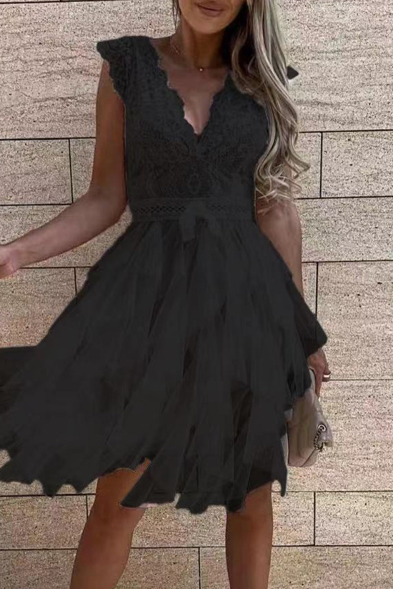Valenzora | Süßes, elegantes, festes Mesh-Kleid mit V-Ausschnitt und unregelmäßigem Saum