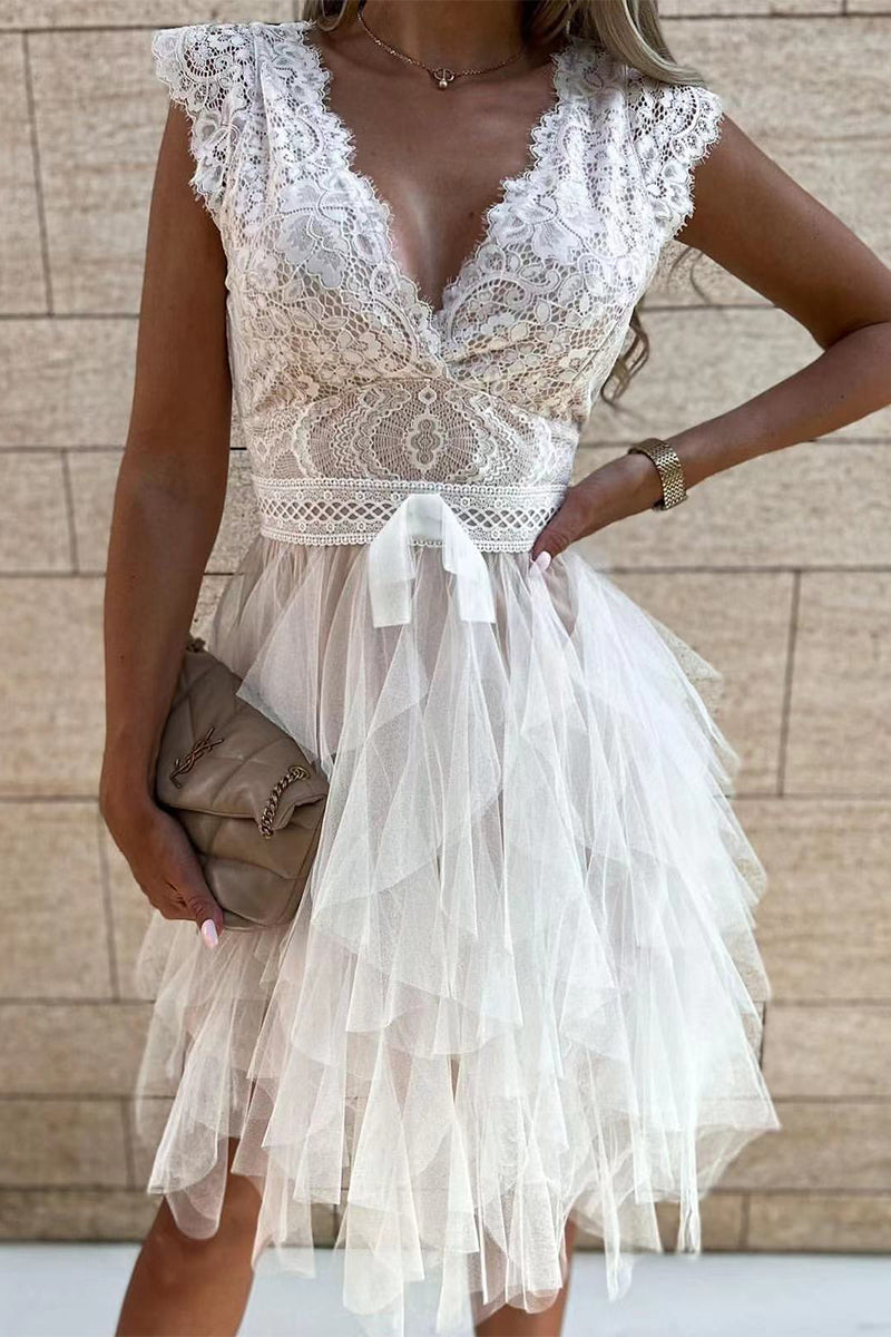 Valenzora | Süßes, elegantes, festes Mesh-Kleid mit V-Ausschnitt und unregelmäßigem Saum