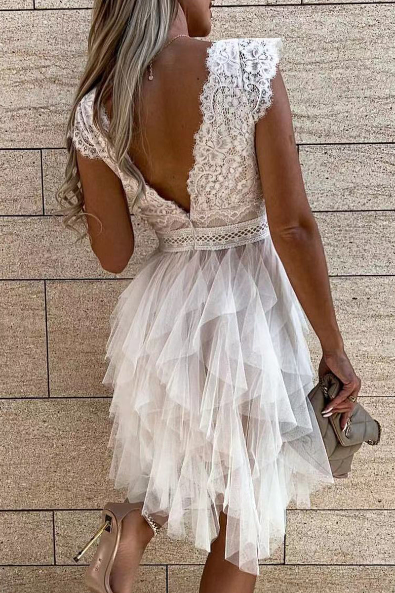 Valenzora | Süßes, elegantes, festes Mesh-Kleid mit V-Ausschnitt und unregelmäßigem Saum