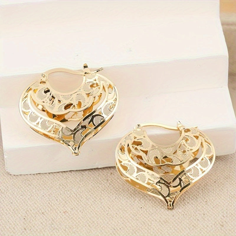 Valenzora | 14kt Gold Romantic Heart Shaped Hoop Earrings