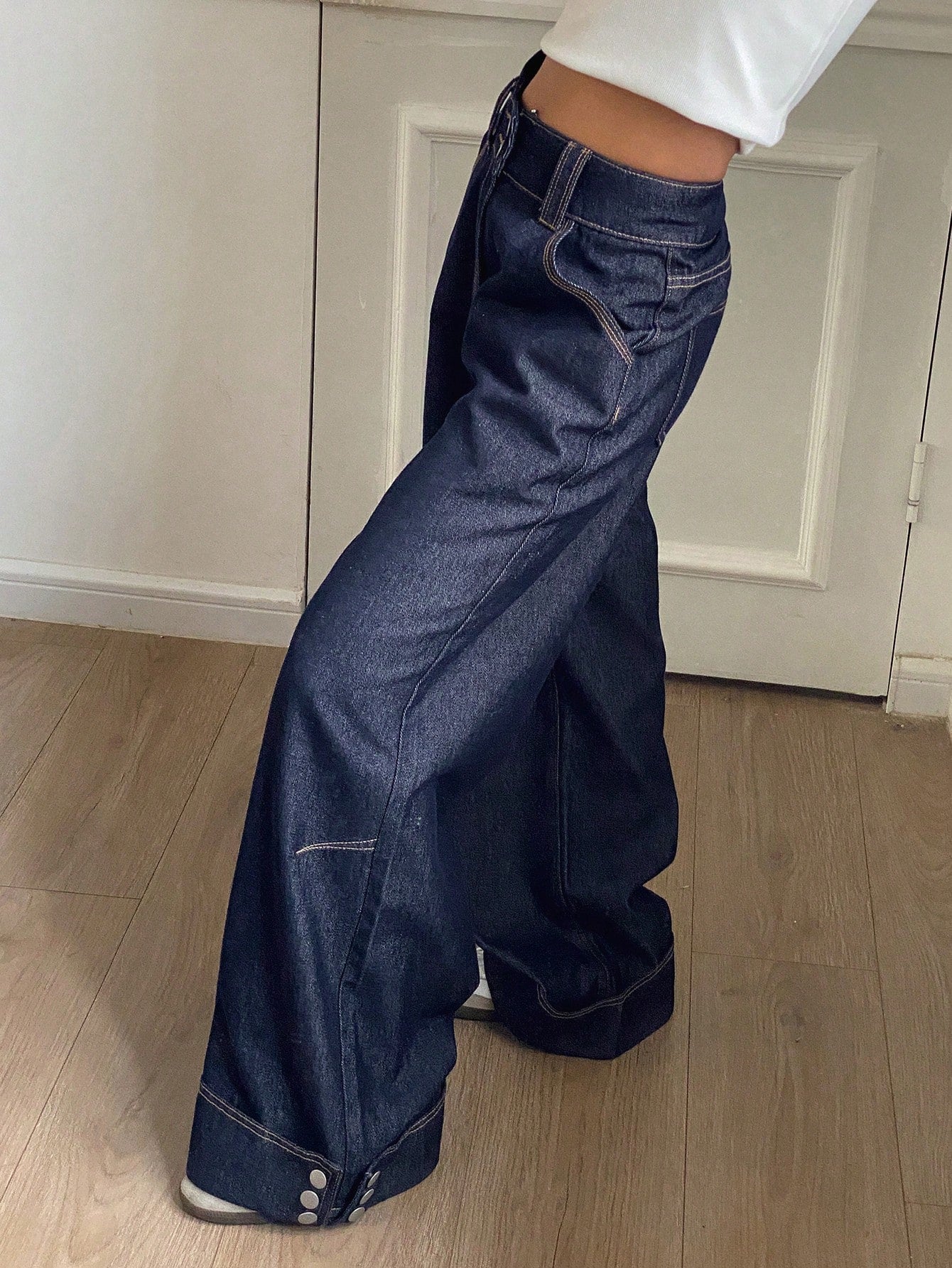 Valenzora | Weite Vintage-Jeans mit Knöpfen an den Bündchen