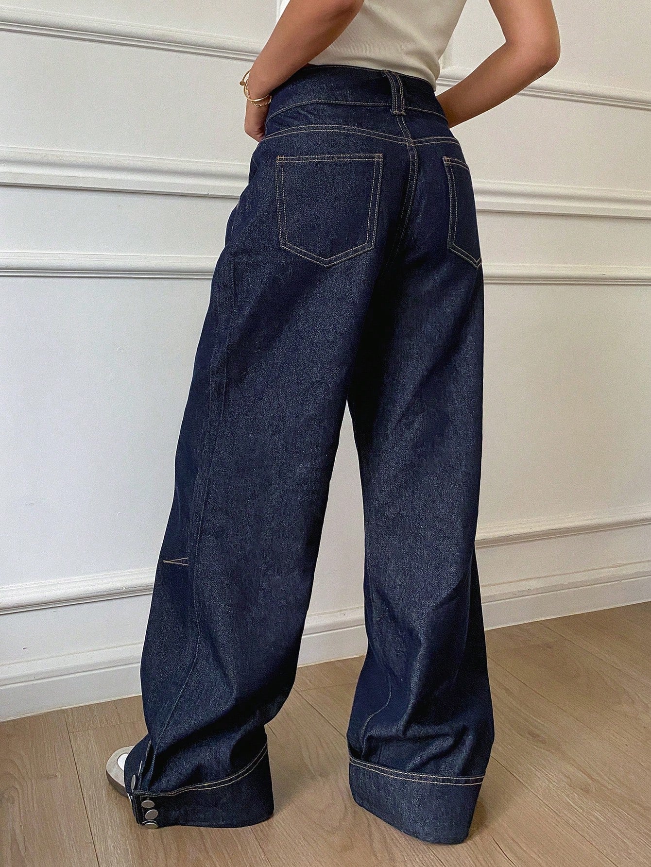 Valenzora | Weite Vintage-Jeans mit Knöpfen an den Bündchen