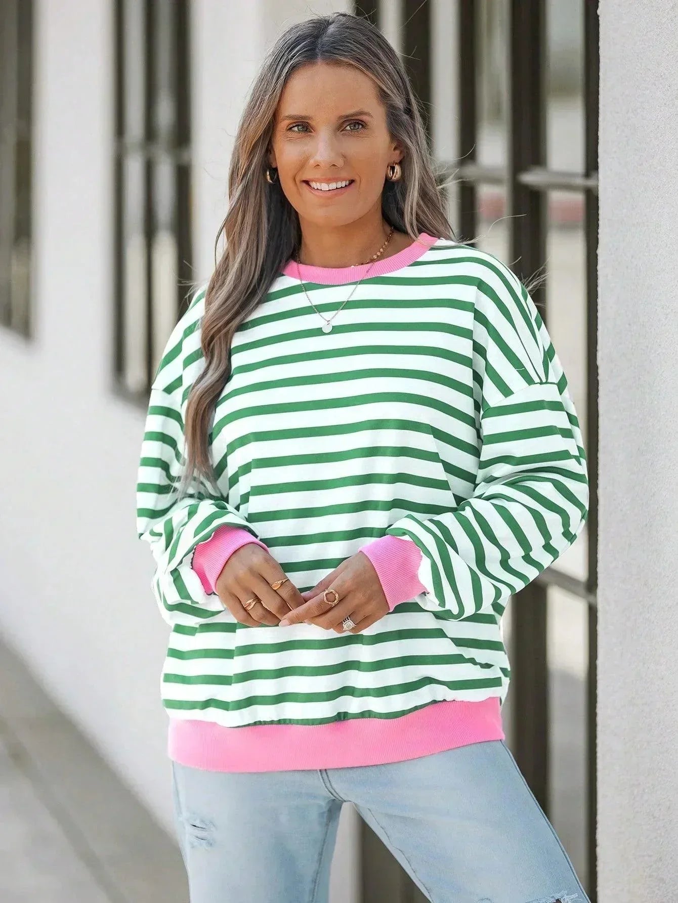 Valenzora | Gestreiftes Sweatshirt mit pinken Details für Damen