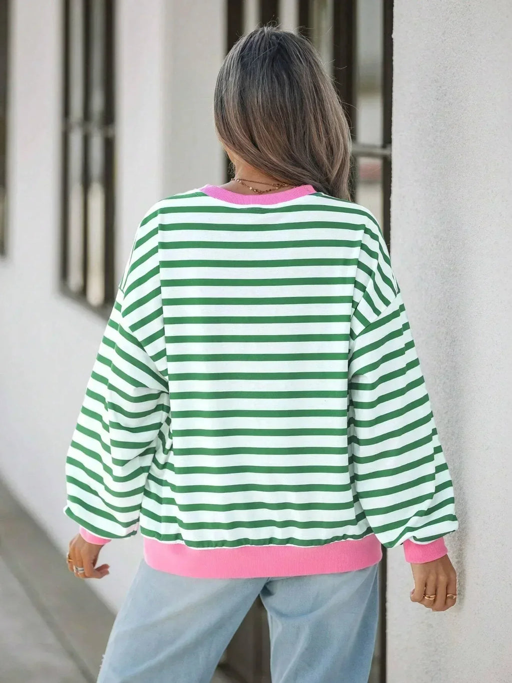 Valenzora | Gestreiftes Sweatshirt mit pinken Details für Damen