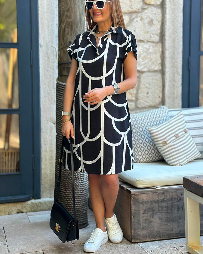 Kurzärmeliges Midikleid mit Reversdruck