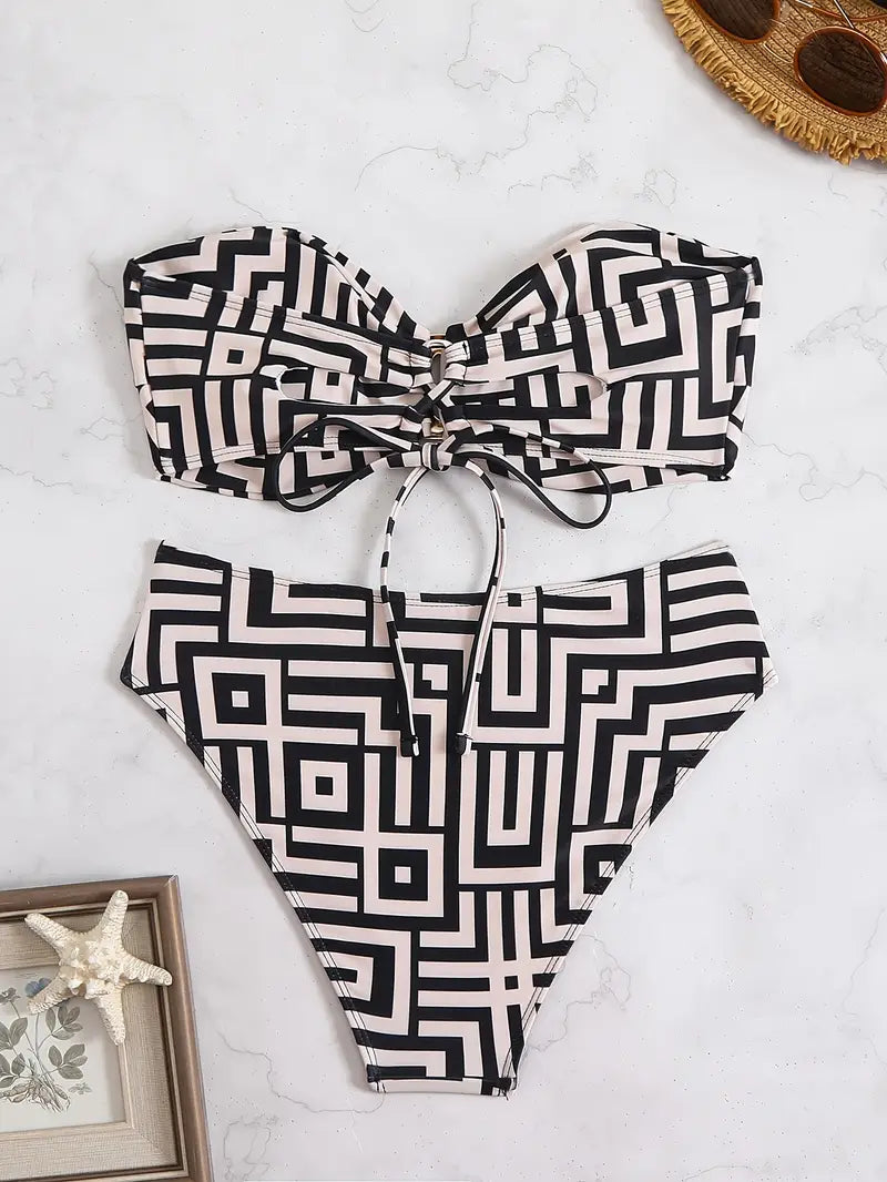Valenzora | Fashionable bikini for pool days