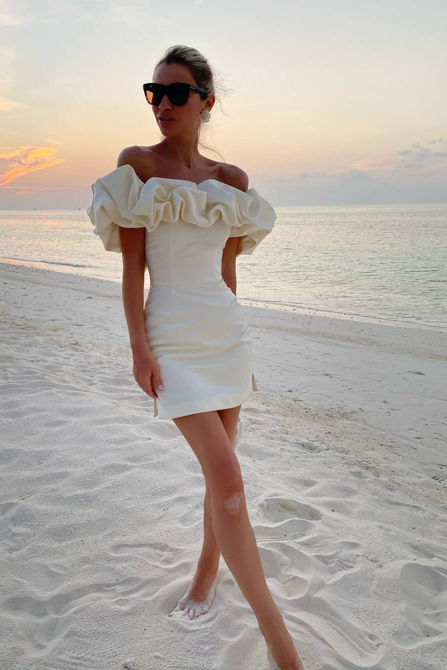 Valenzora | Off-the-shoulder mini dress with ruffles