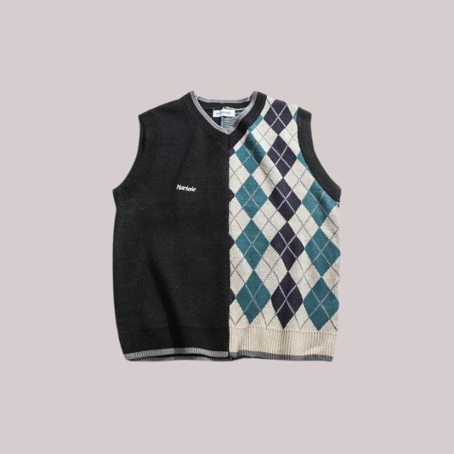 Block knitted vest with diamond pattern