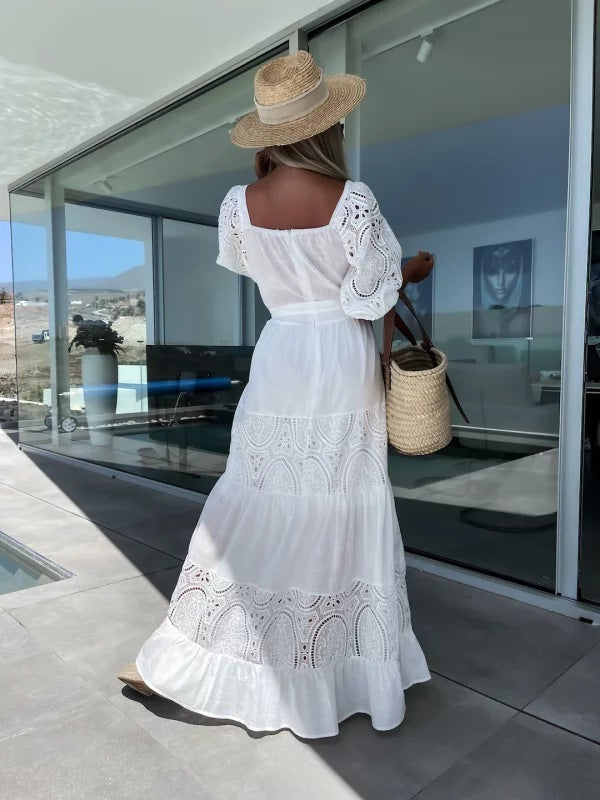 Valenzora | Casual, loose dress with lacing and lace embroidery