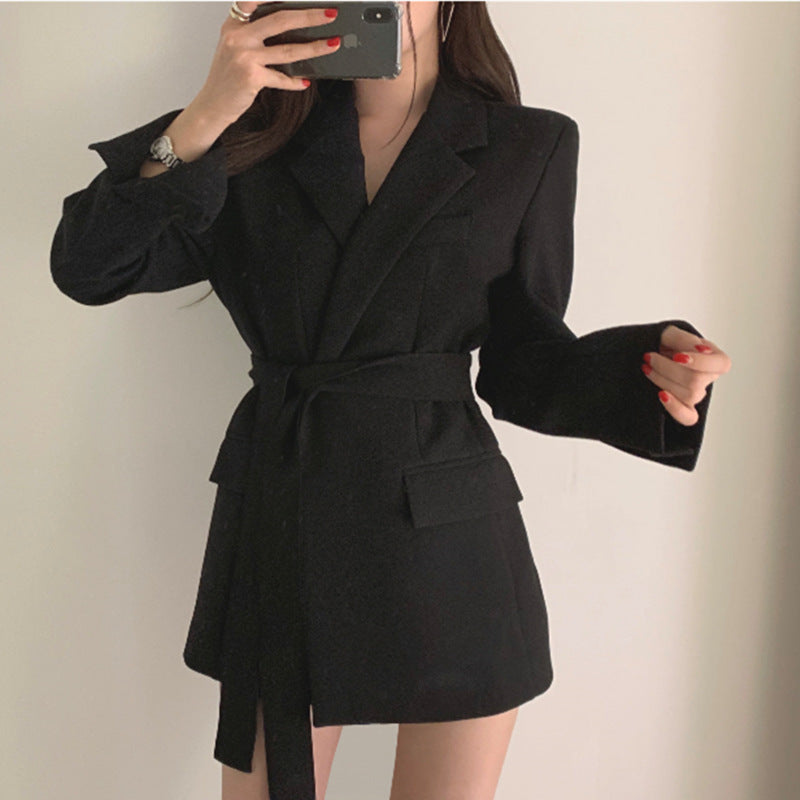 Valenzora | Eleganter Blazer mit Gürtel