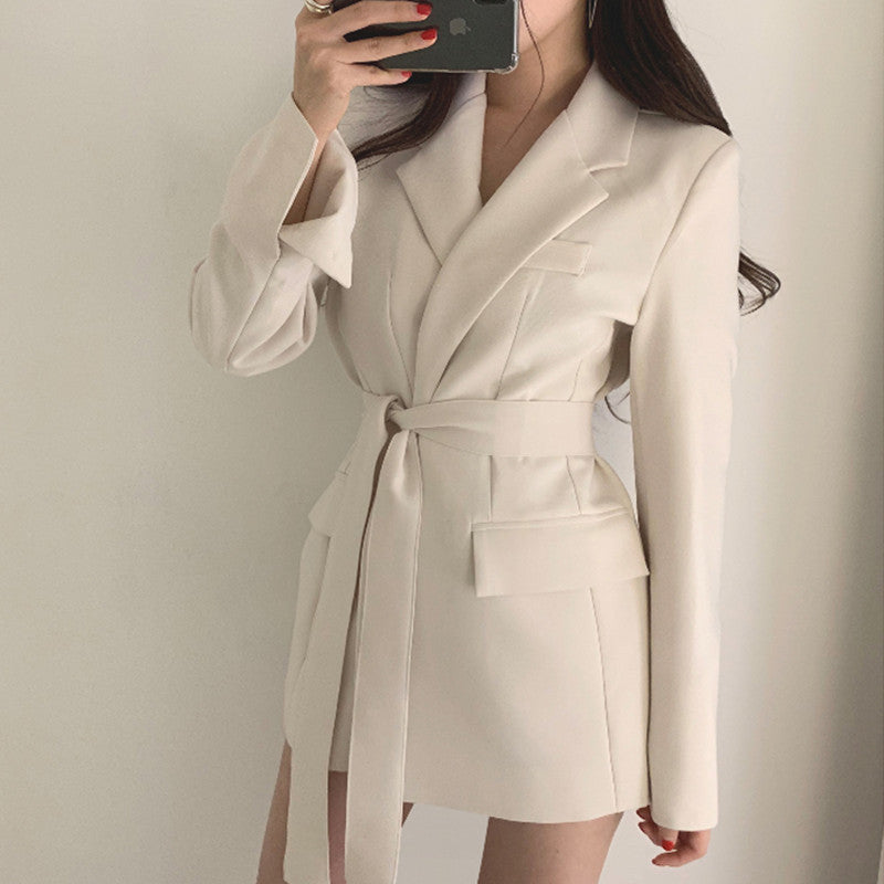 Valenzora | Eleganter Blazer mit Gürtel