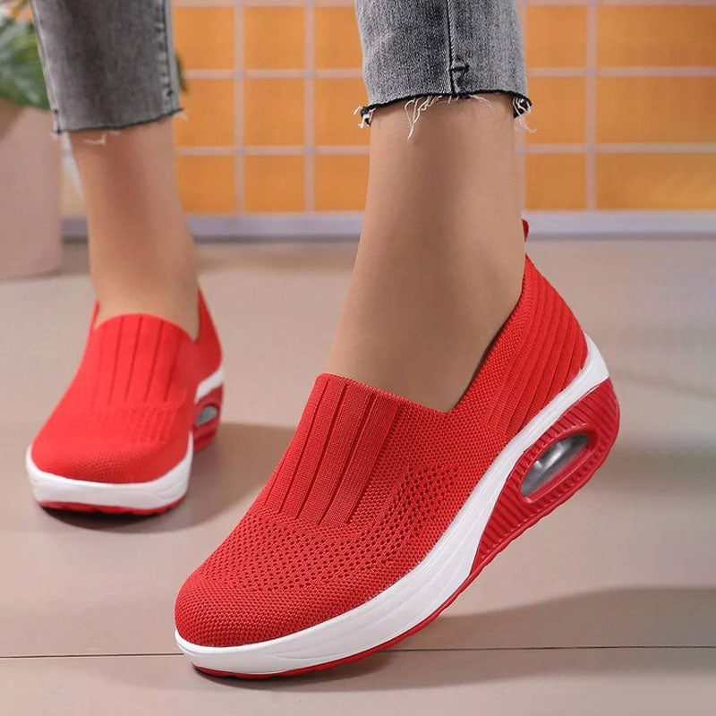 Valenzora | Atmungsaktive Slip-on-Sneaker mit ergonomischer Sohle für Damen