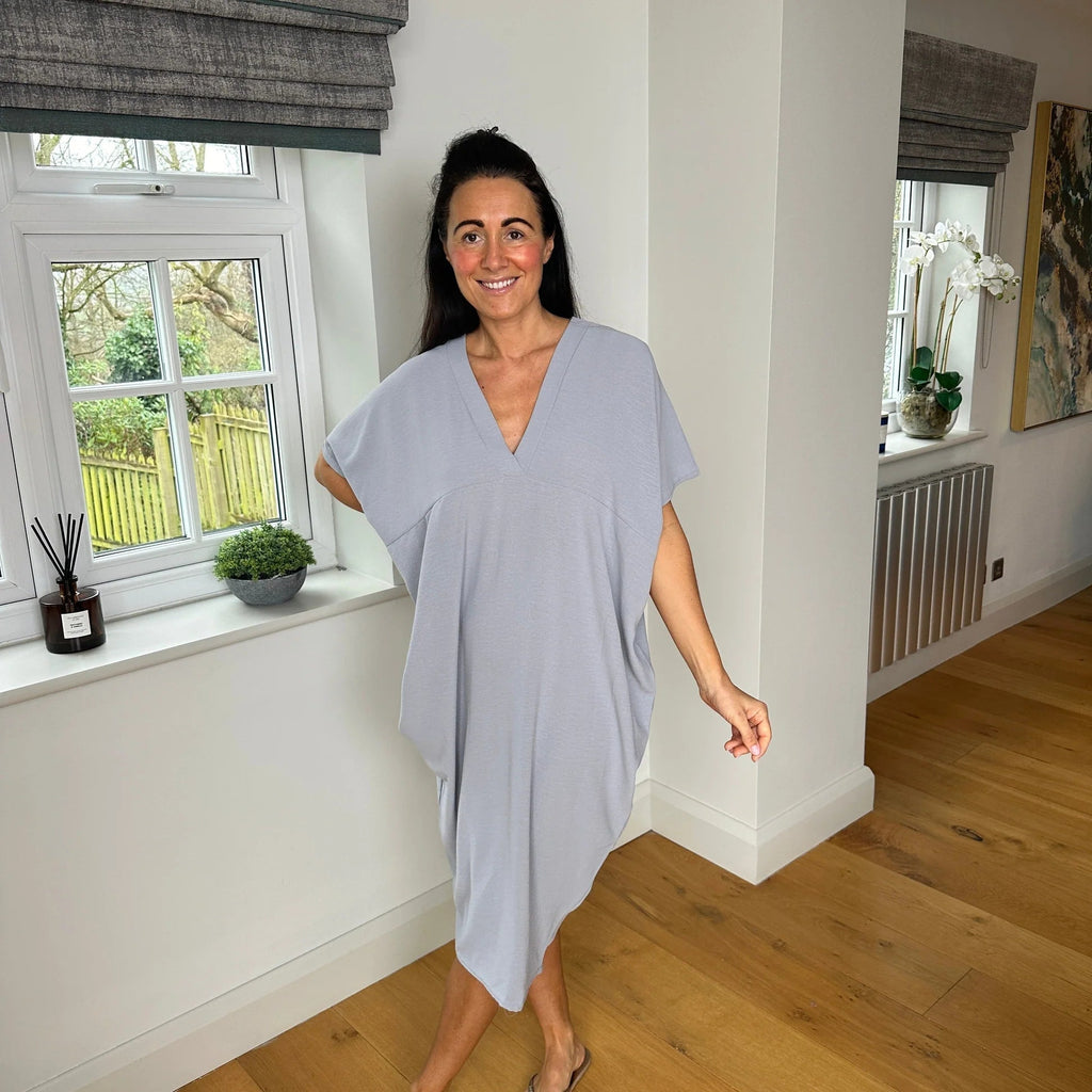 Kleid mit V-Ausschnitt | Unser Bestseller 2026