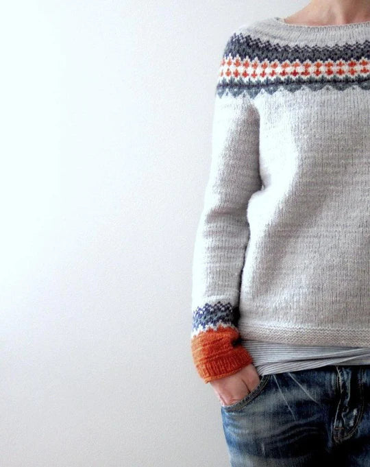 Valenzora - Grauer Pullover im Boho-Stil