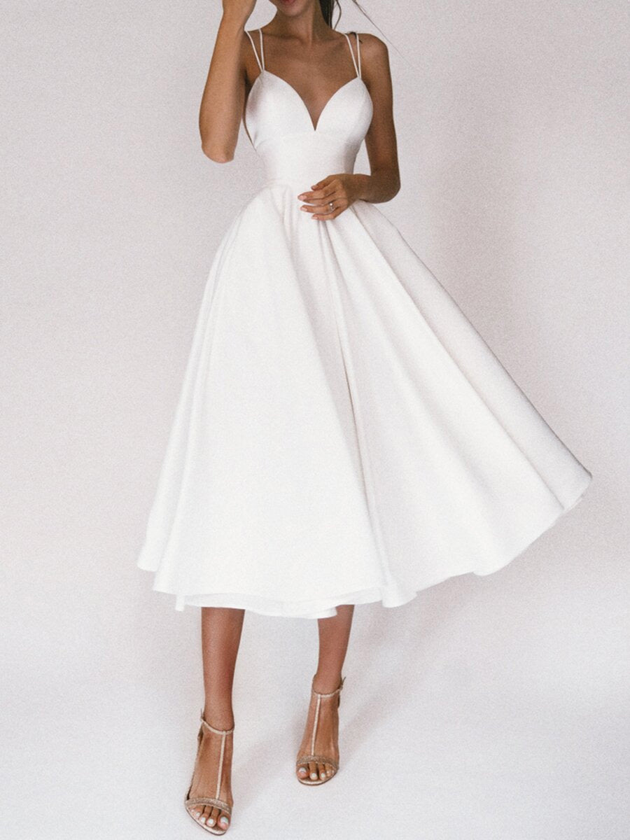 Valenzora Grace | Das elegante Slip-Kleid mit V-Ausschnitt