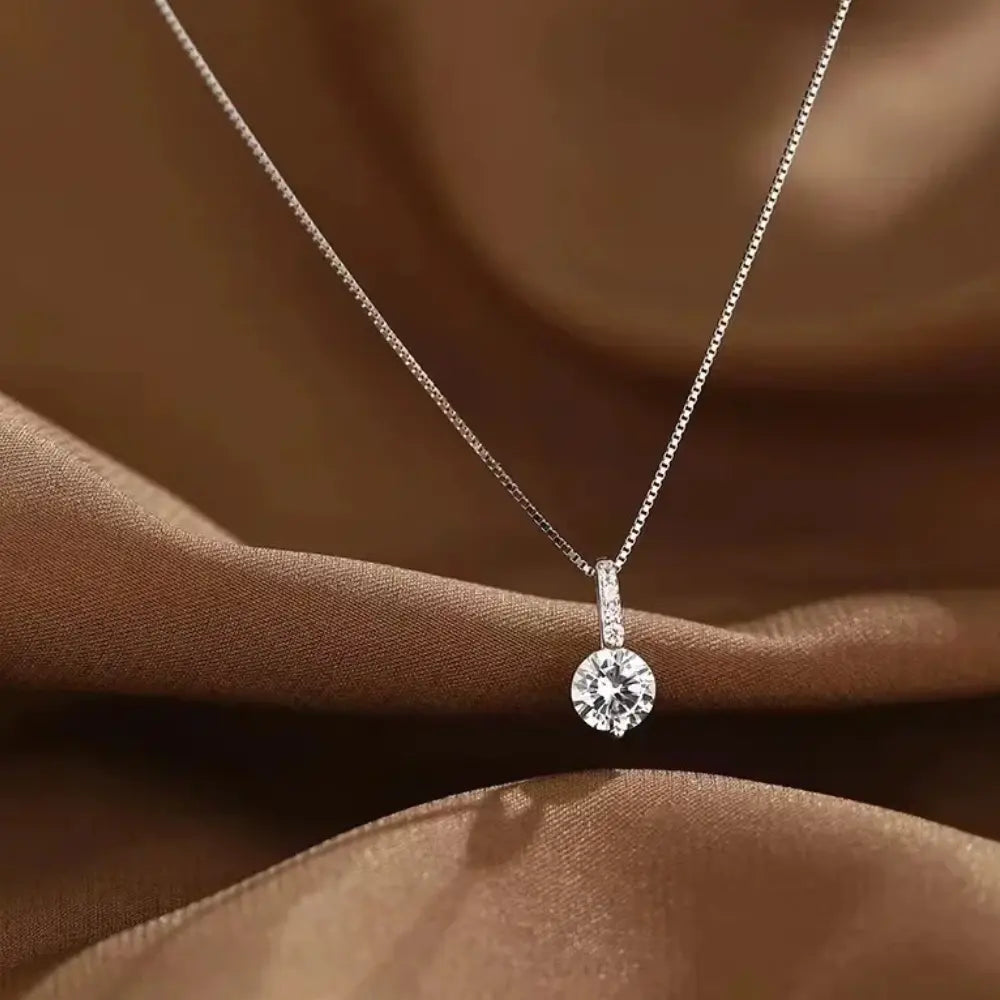 Valenzora | Halskette mit rundem Zirkon aus Sterlingsilber
