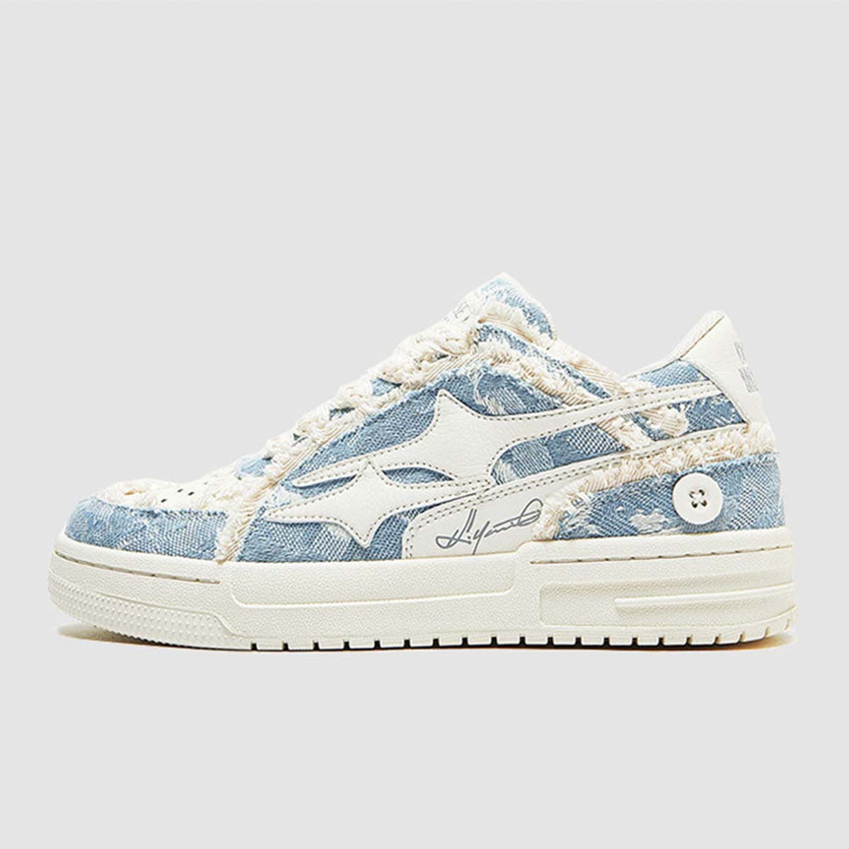 Valenzora | High-quality Y2K sneakers in off-blue