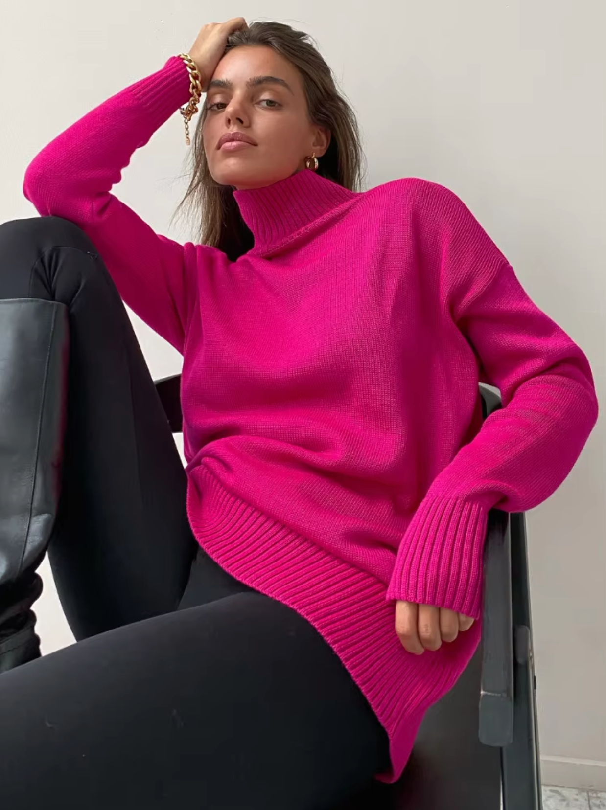 – Oversized, loose-fitting turtleneck sweater