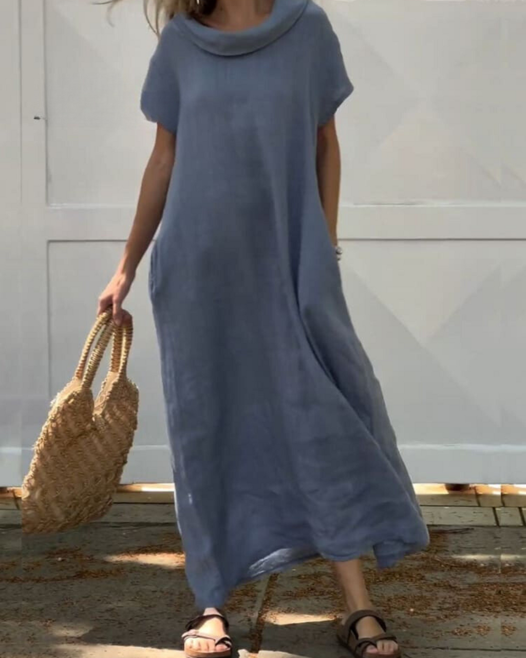 Valenzora | Linen dress with elegant collar