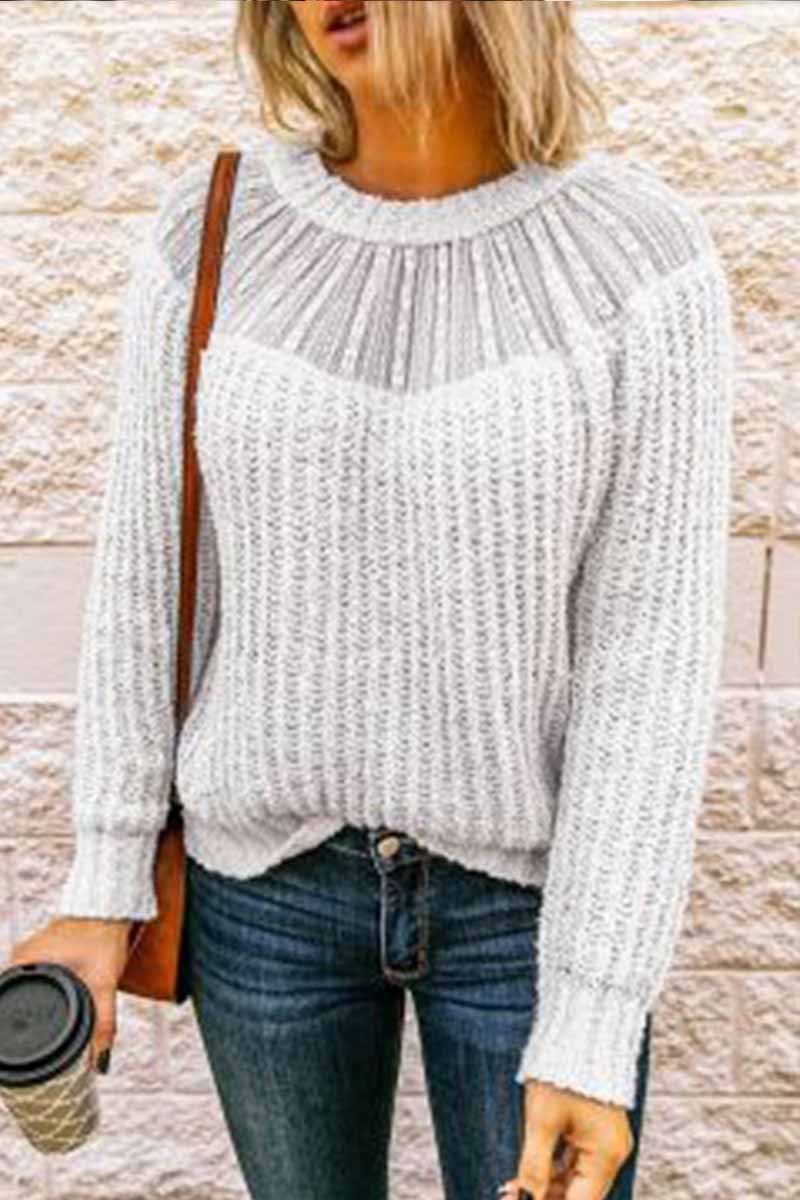 Relaxed and fashionable winter sweater