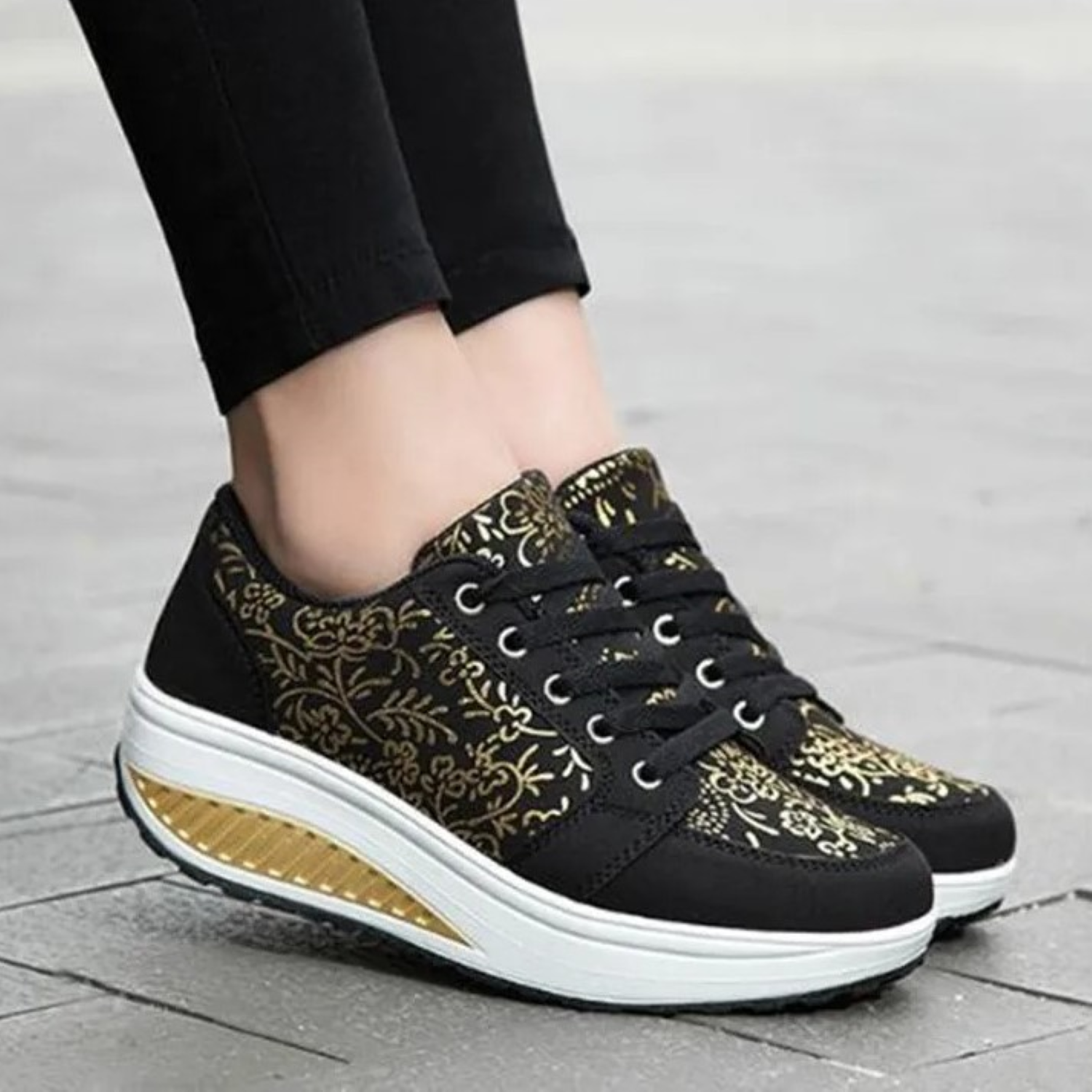 Valenzora | Orthopädische Damen-Sneaker aus schwarzem Leder mit Blumenmuster