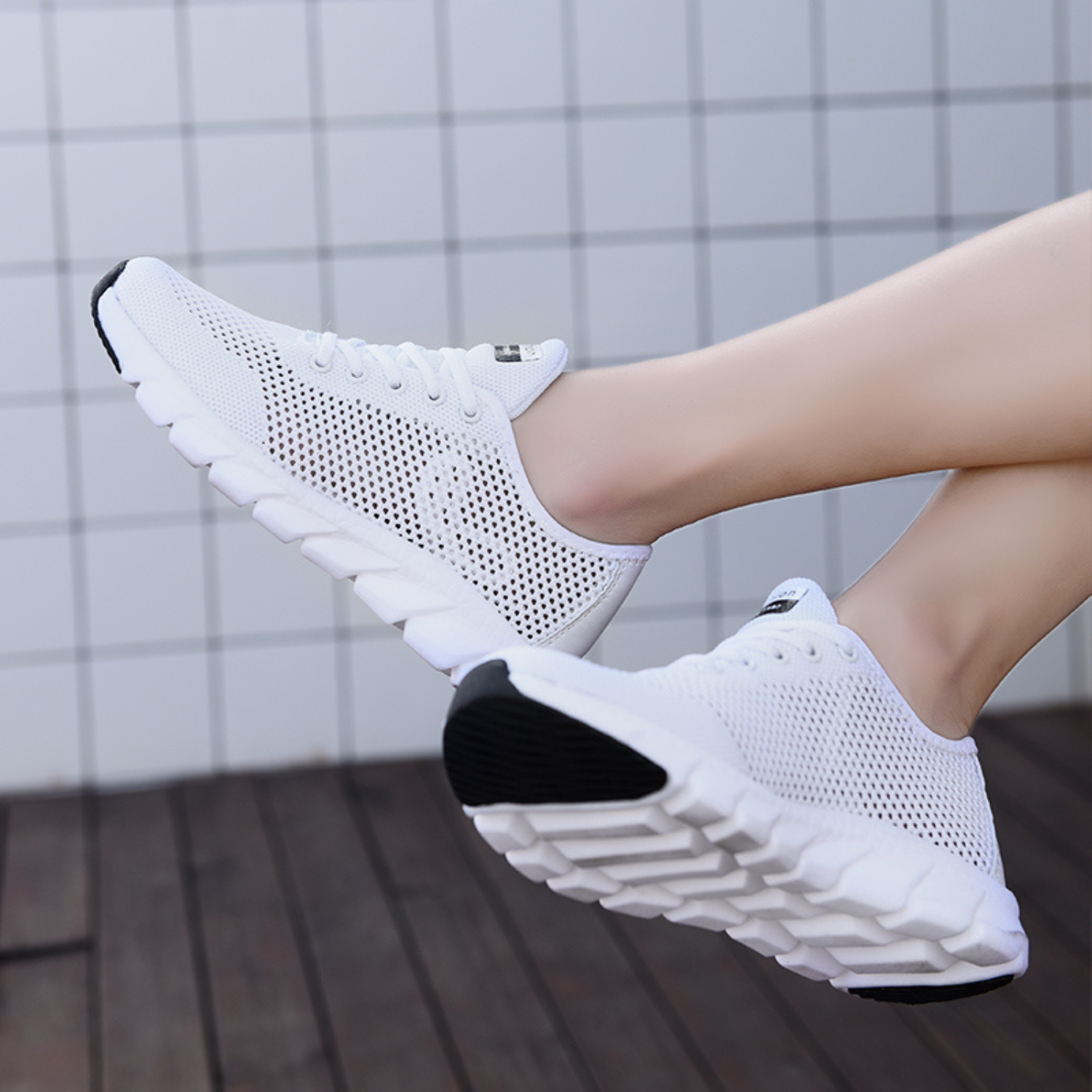 Valenzora | Active - Lightweight women's sports shoes with extra support