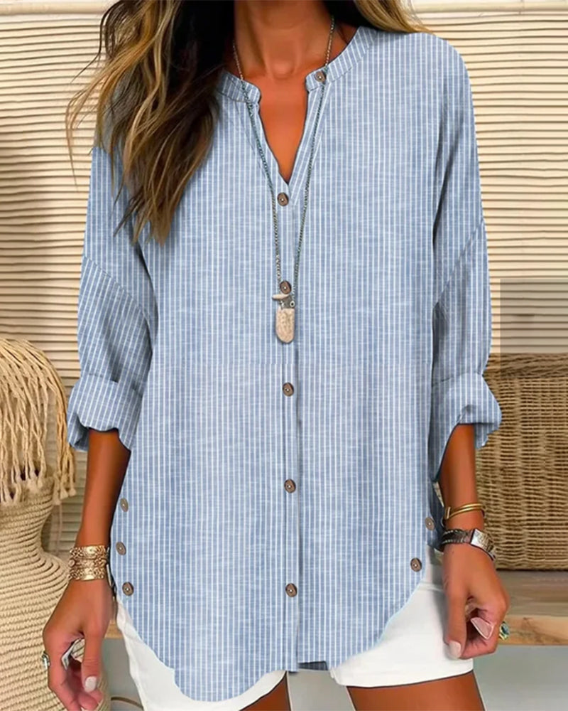 Top with striped pattern and V-neck