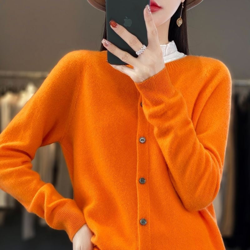 Valenzora | Merinowoll-Strickjacke mit Rundhalsausschnitt und langen Ärmeln