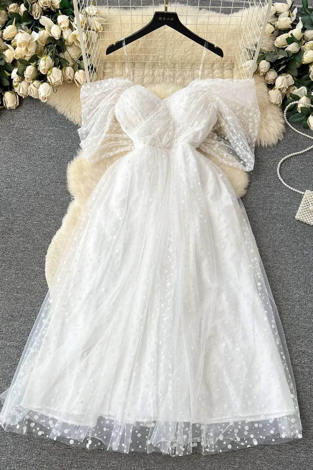 Valenzora | Luxuriöses französisches weißes Kleid