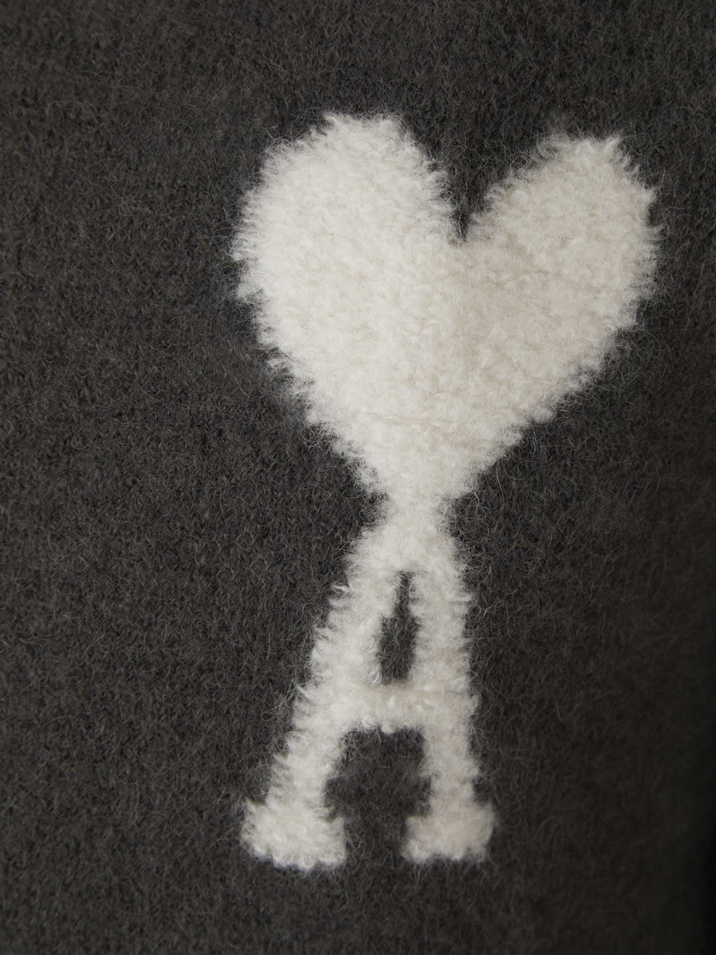 Valenzora | Fashionable heart sweater