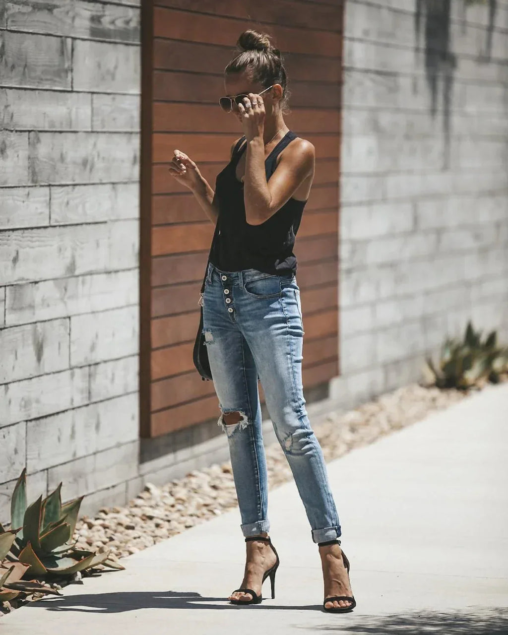 Valenzora - Light blue ripped jeans