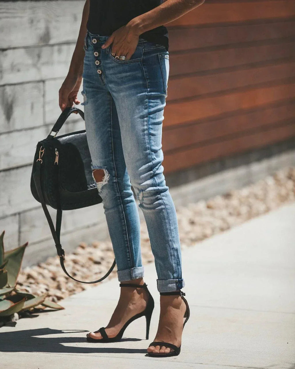 Valenzora - Light blue ripped jeans