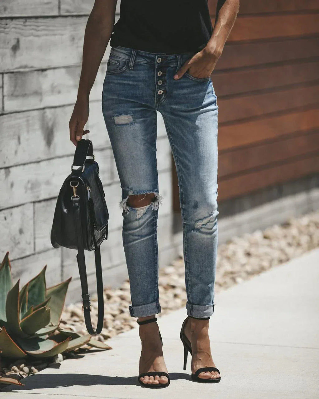 Valenzora - Light blue ripped jeans