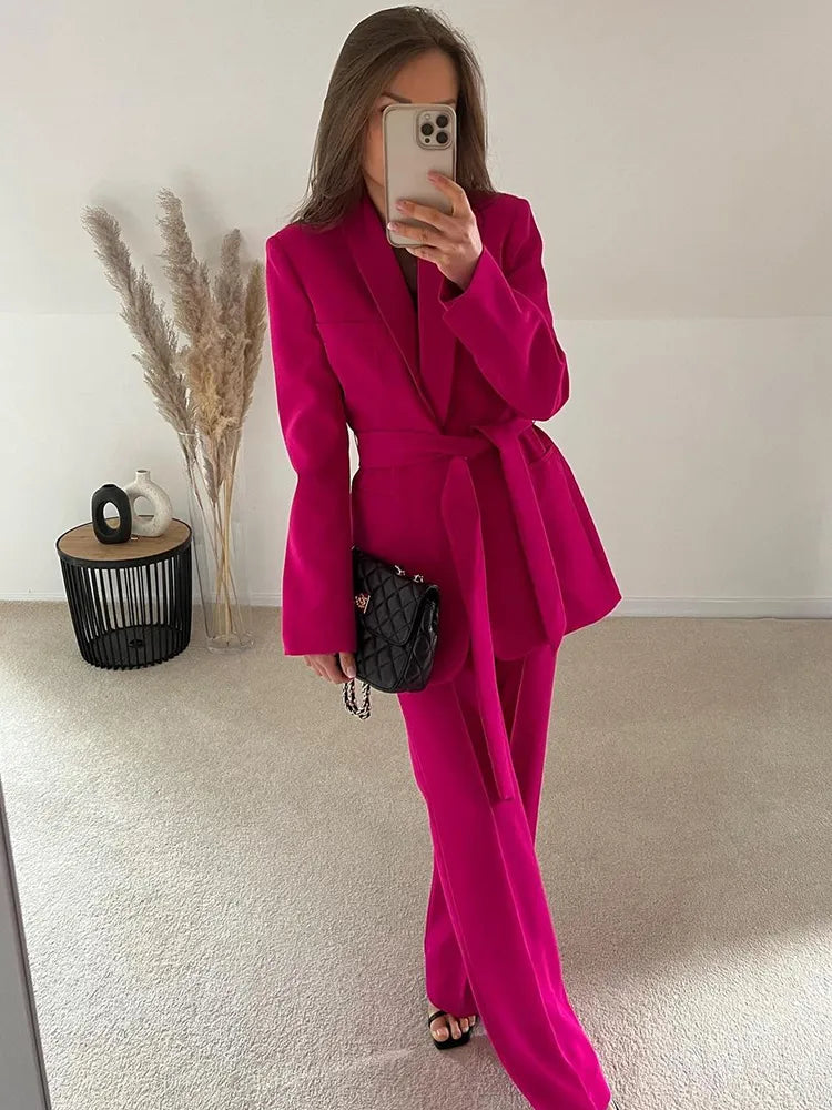 Valenzora 2-piece women's suit | Elegant blazer with belt and matching trousers