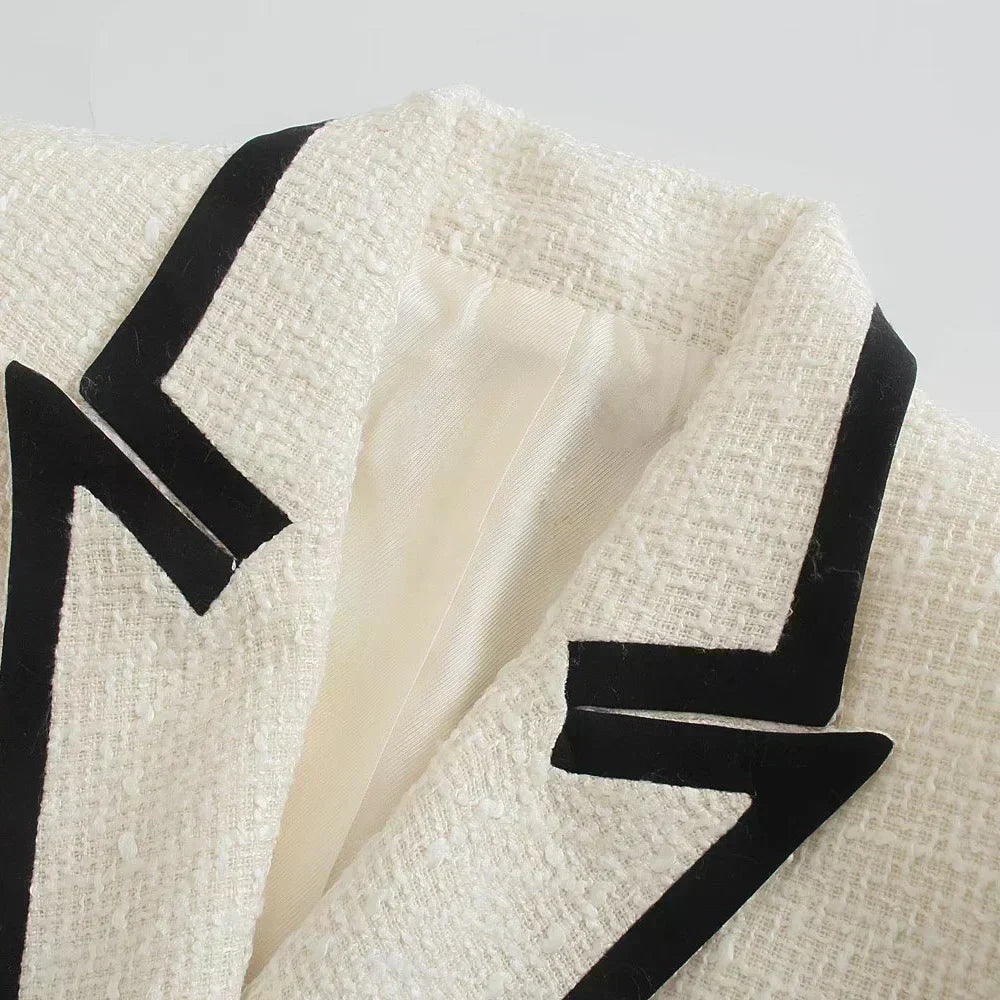 Double-breasted casual blazer with long sleeves
