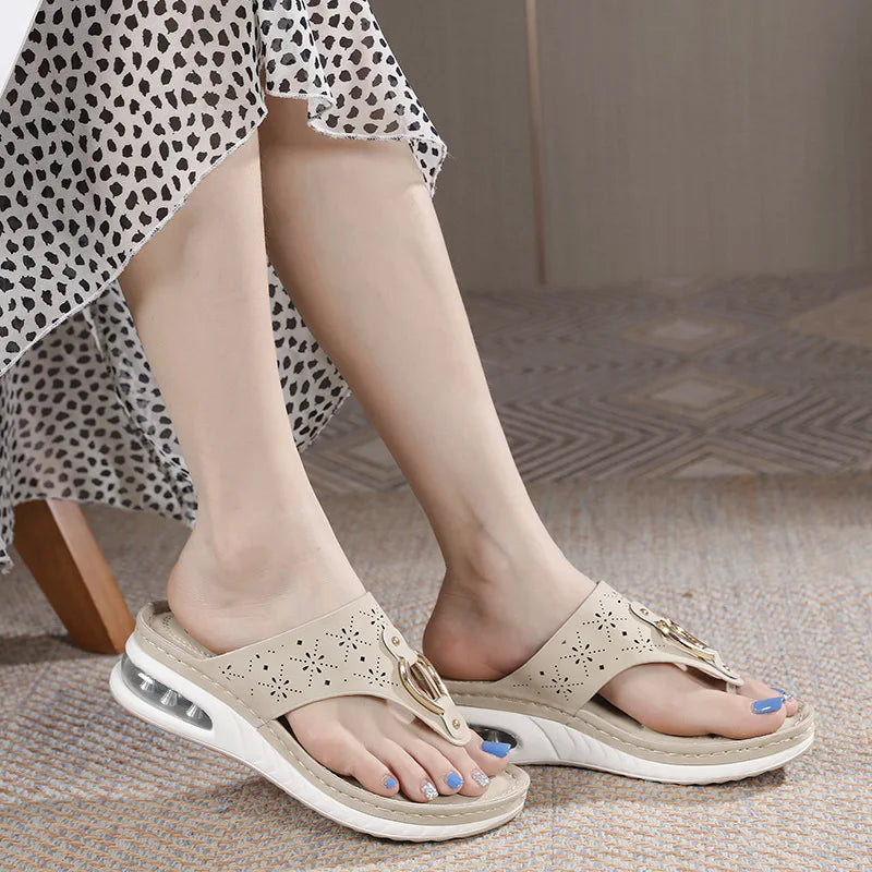 Valenzora - Comfortable flip-flops with wedge heel and air cushion