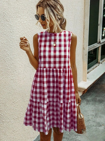 Valenzora | Fashion, Loose-fitting women's dress with round neckline, checked pastel medium skirt