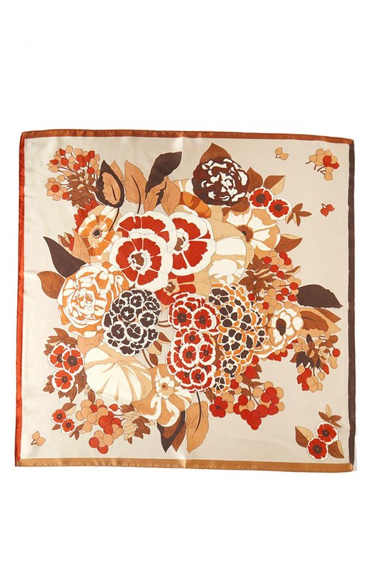 Valenzora | Seidenschal mit Blumenmuster und quadratischer Form