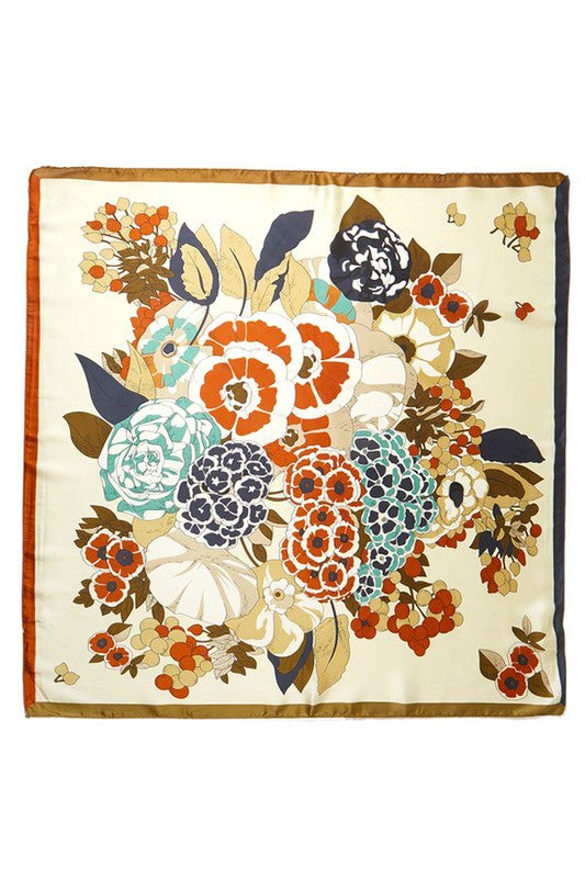 Valenzora | Seidenschal mit Blumenmuster und quadratischer Form