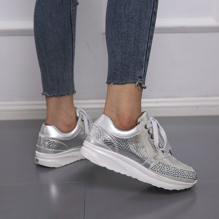 Women's sporty sneakers with glitter elements and ergonomic sole, size S