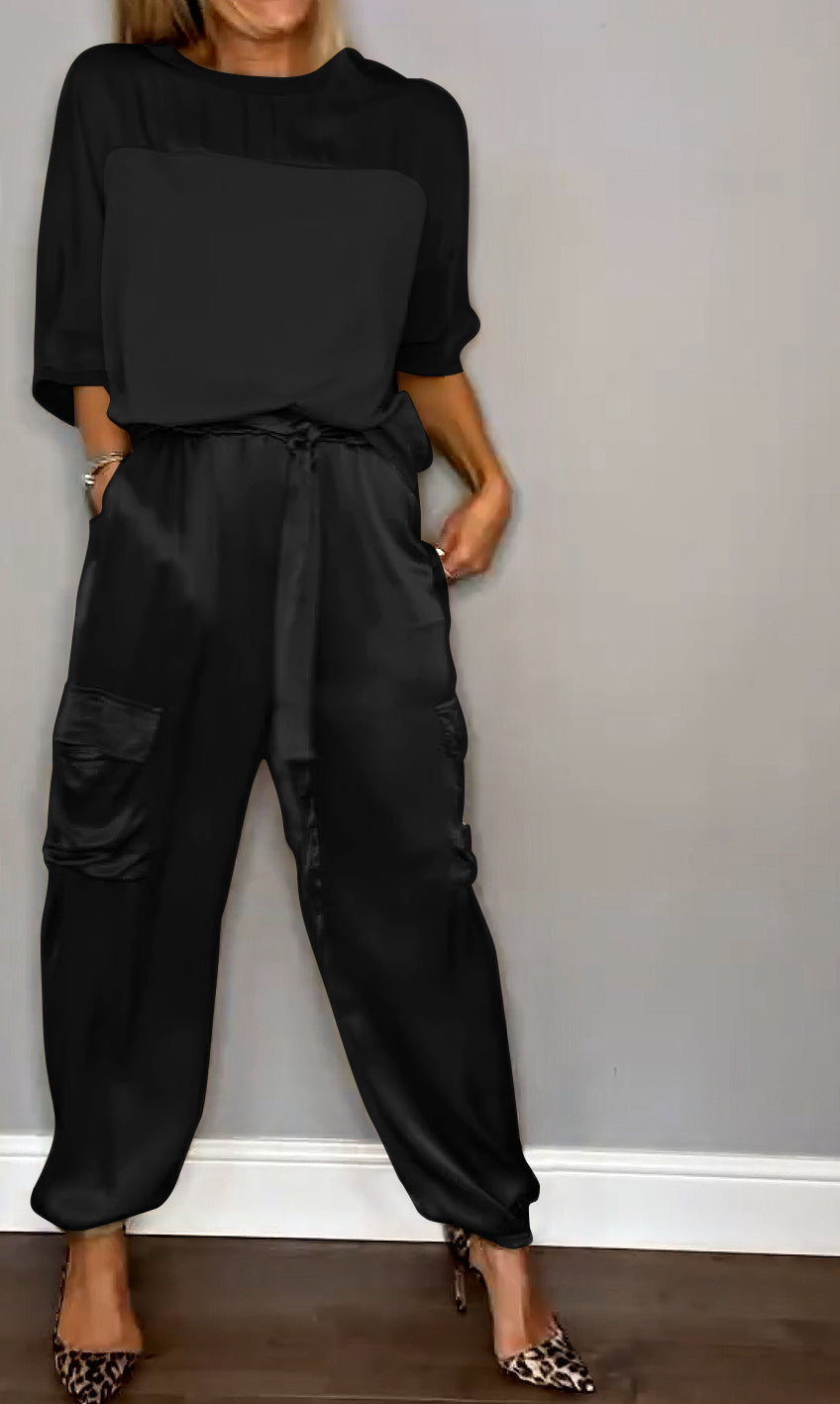 Valenzora | The perfect two-piece suit for modern women, combining comfort and style