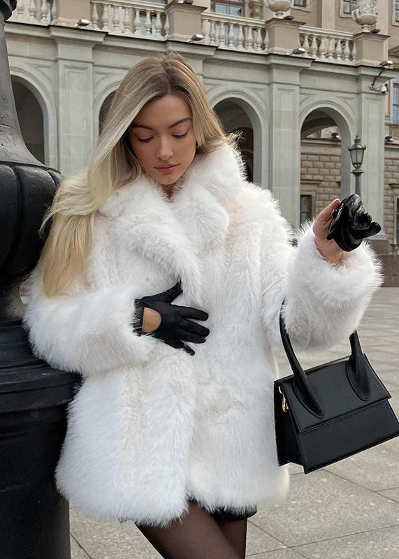 Valenzora | Kurze Damen-Kunstfelljacke – eleganter weißer Wintermantel