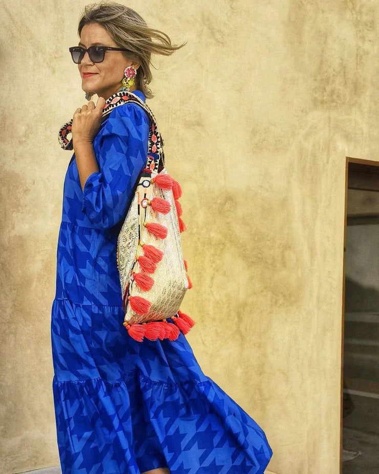 Valenzora | Stylish midi dress with collar