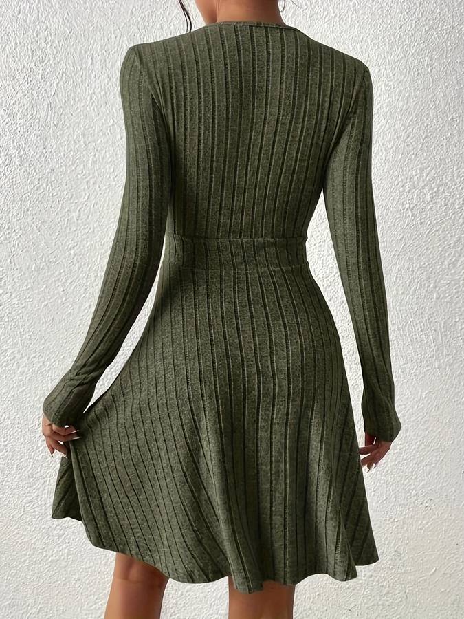 Valenzora – Skaterkleid mit geripptem V-Ausschnitt