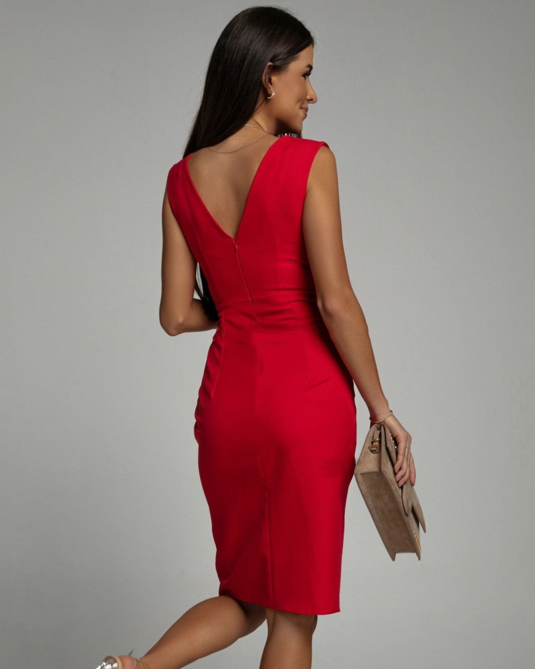 Valenzora | Stylish pleated midi dress