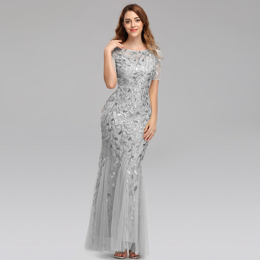 Valenzora | Elegant evening dress in gold