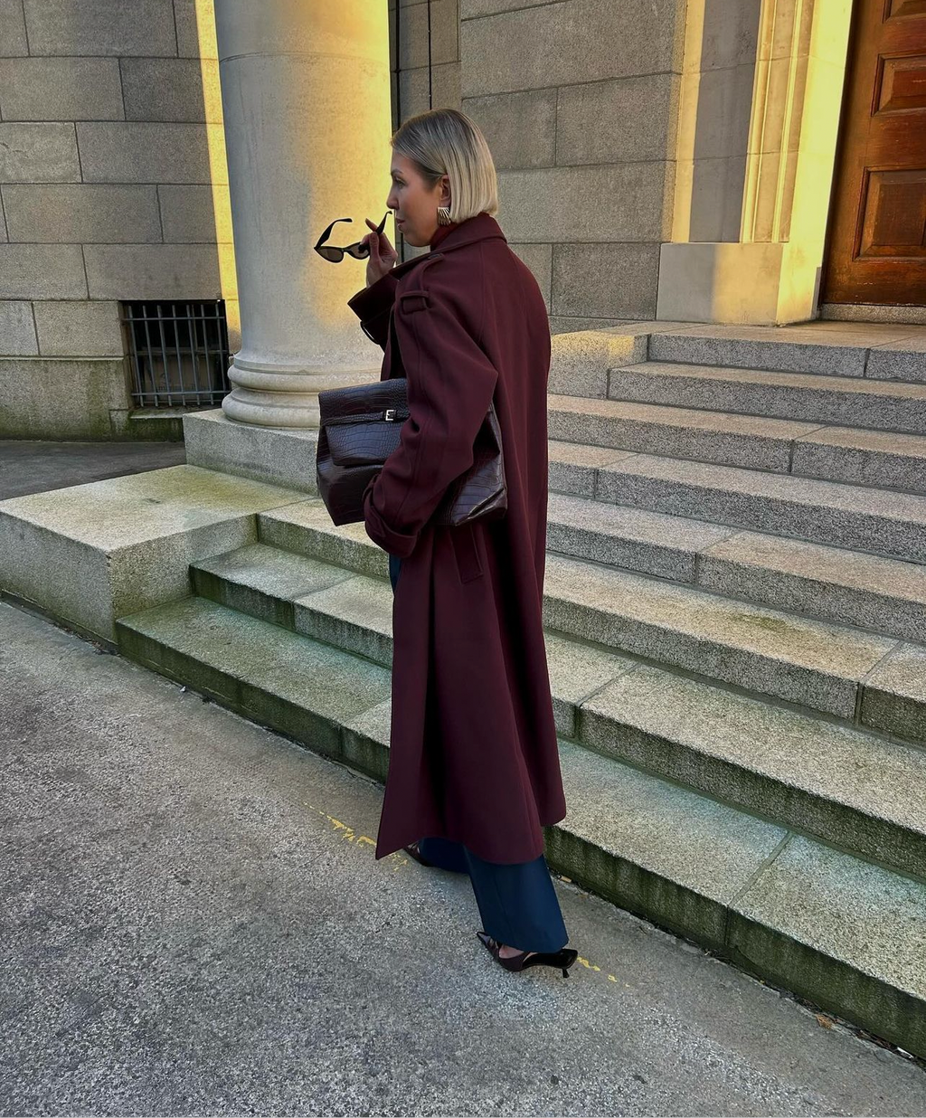 Valenzora | Elegant burgundy long coat